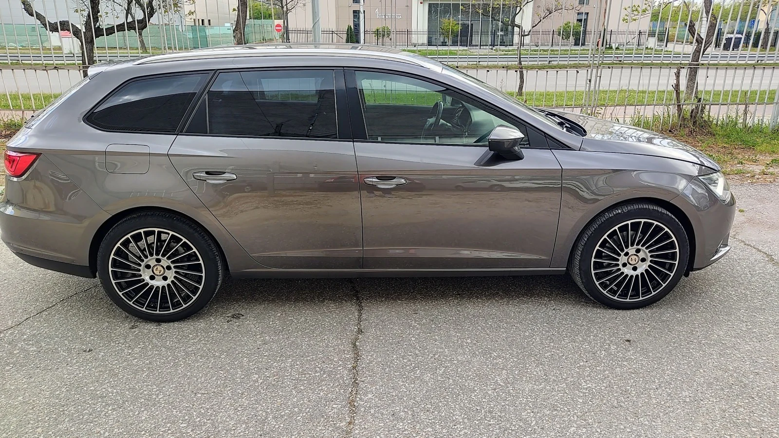 Seat Leon 1.6 TDI 7 DSG - изображение 6