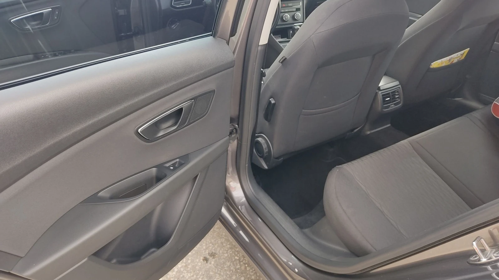 Seat Leon 1.6 TDI  | Mobile.bg   14