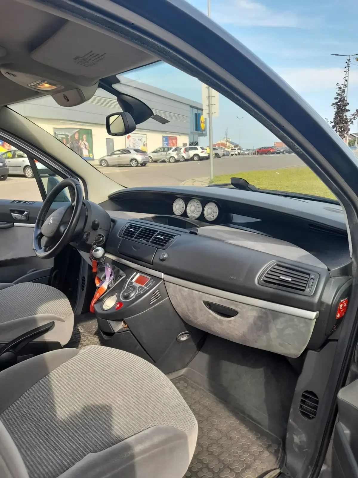 Peugeot 807 PREM 2.0 HDI - изображение 9