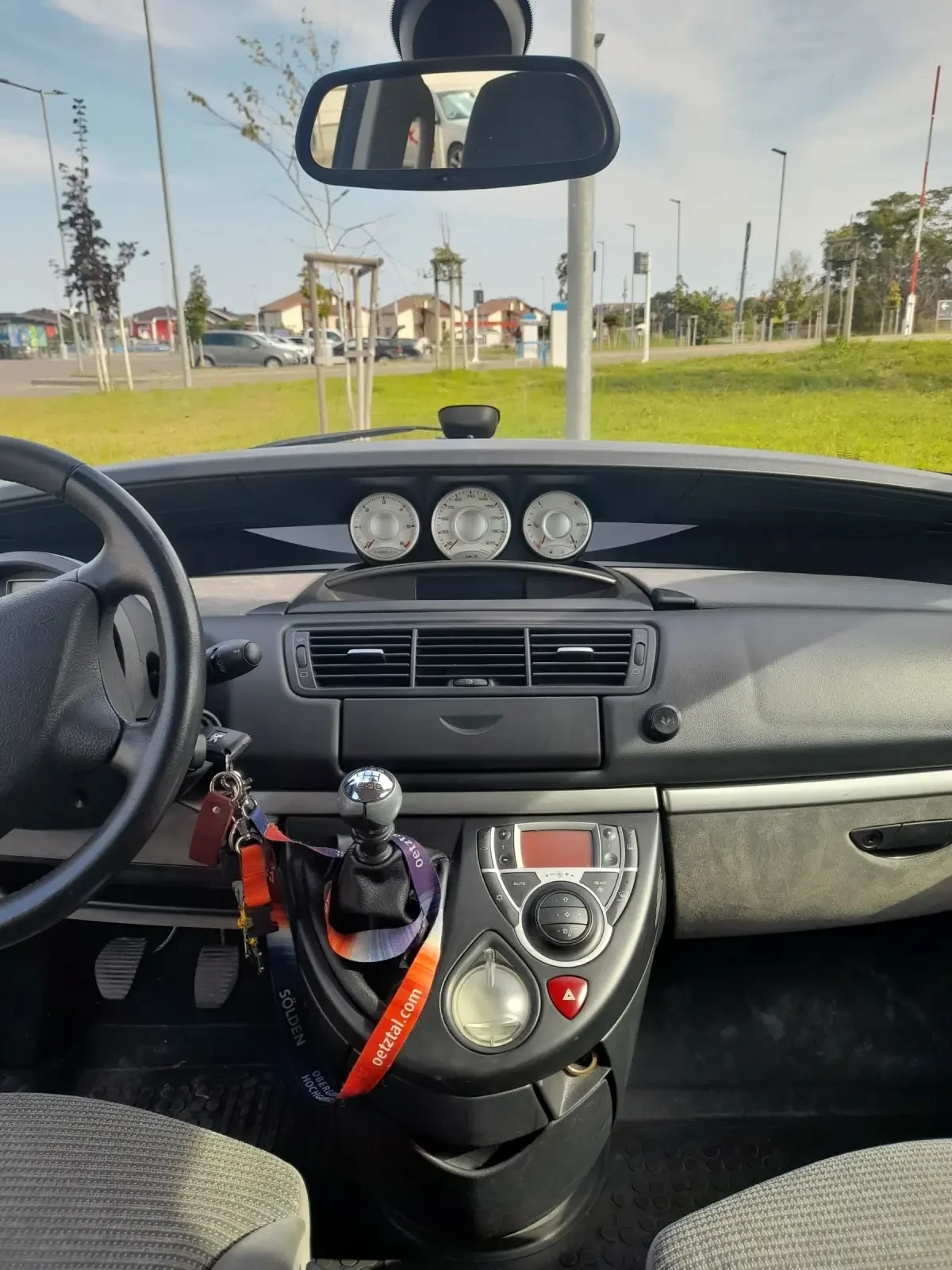 Peugeot 807 PREM 2.0 HDI - изображение 8