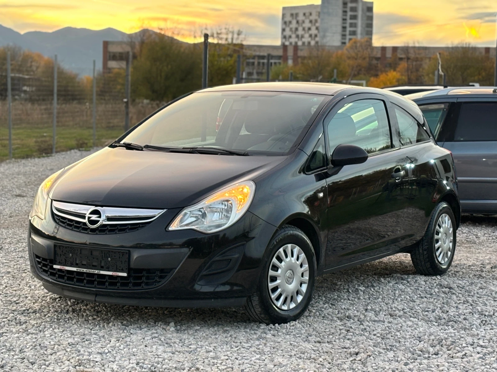 Opel Corsa 1.4Бензин/2011г/133хил км | Mobile.bg — изображение 1