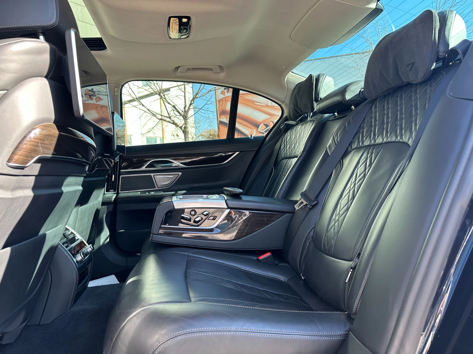 BMW 740 D 320 к.с. Xdrive От БГ/Сервизна история/ - изображение 9