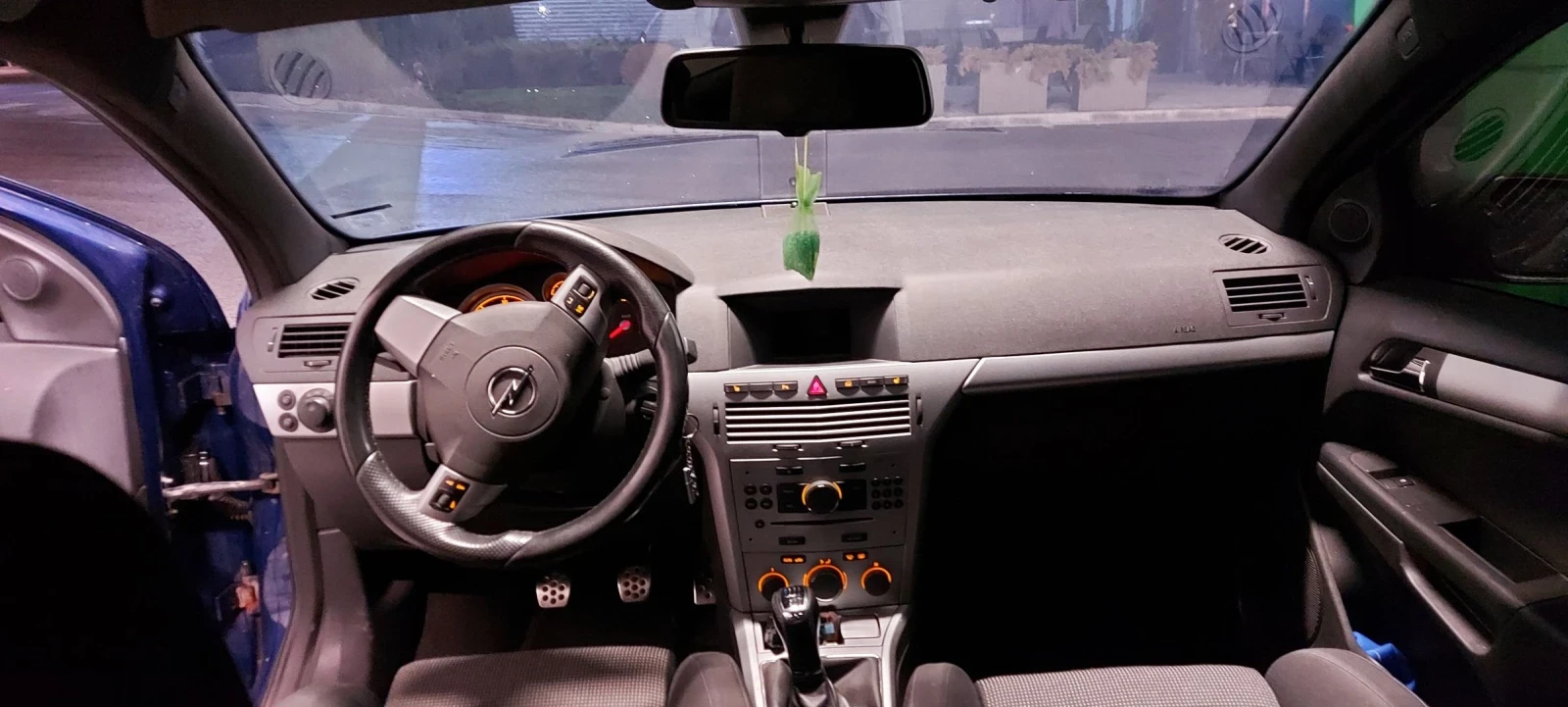 Opel Astra GTC - изображение 7