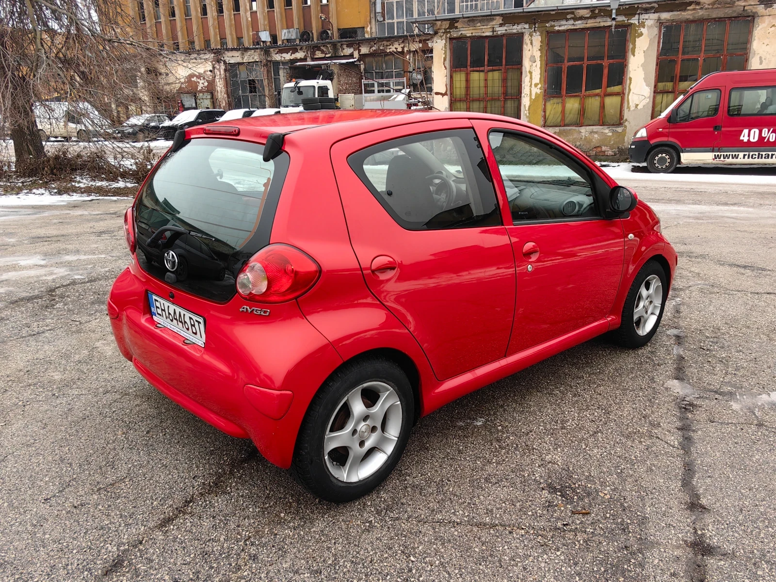 Toyota Aygo 1.0 бензин, Автоматик, Климатик, 5 врати - изображение 4