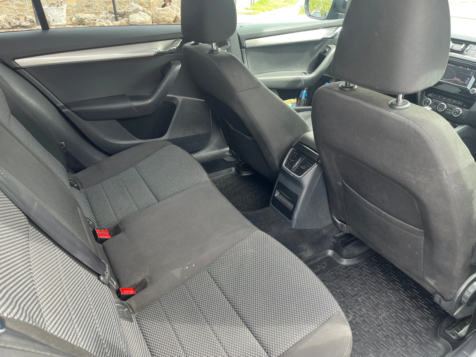 Skoda Octavia 2.0 TDI DSG, снимка 11 - Автомобили и джипове - 53772830