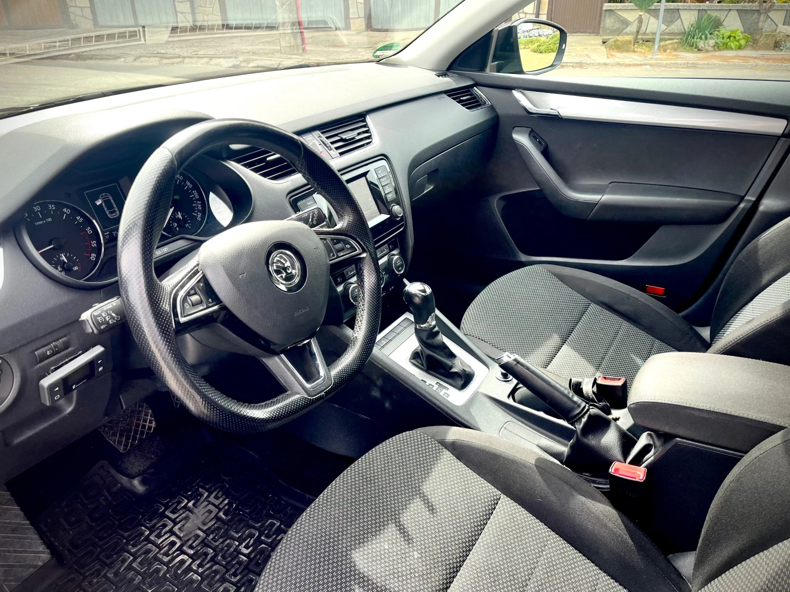 Skoda Octavia 2.0 TDI DSG - изображение 6