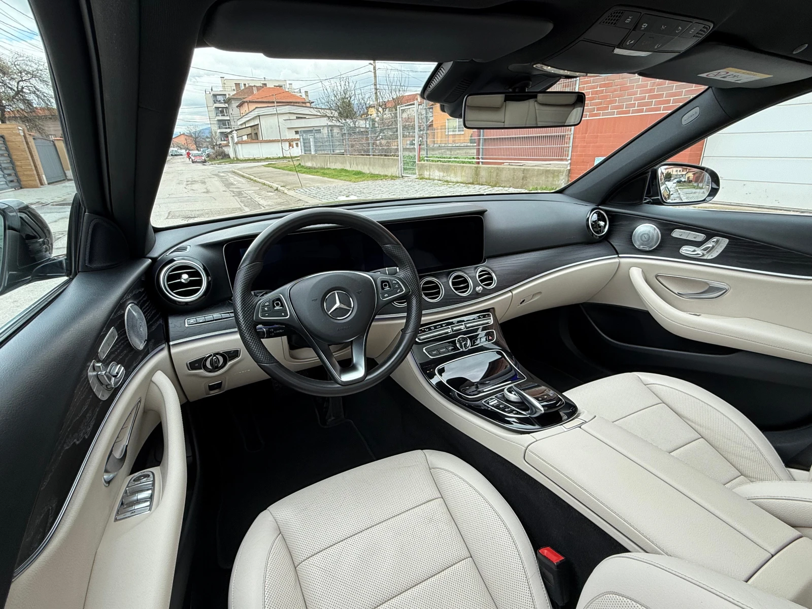 Mercedes-Benz E 400 AMG-PAKET-4X4-ШВЕЙЦАРИЯ-FULL, снимка 9 - Автомобили и джипове - 54079846