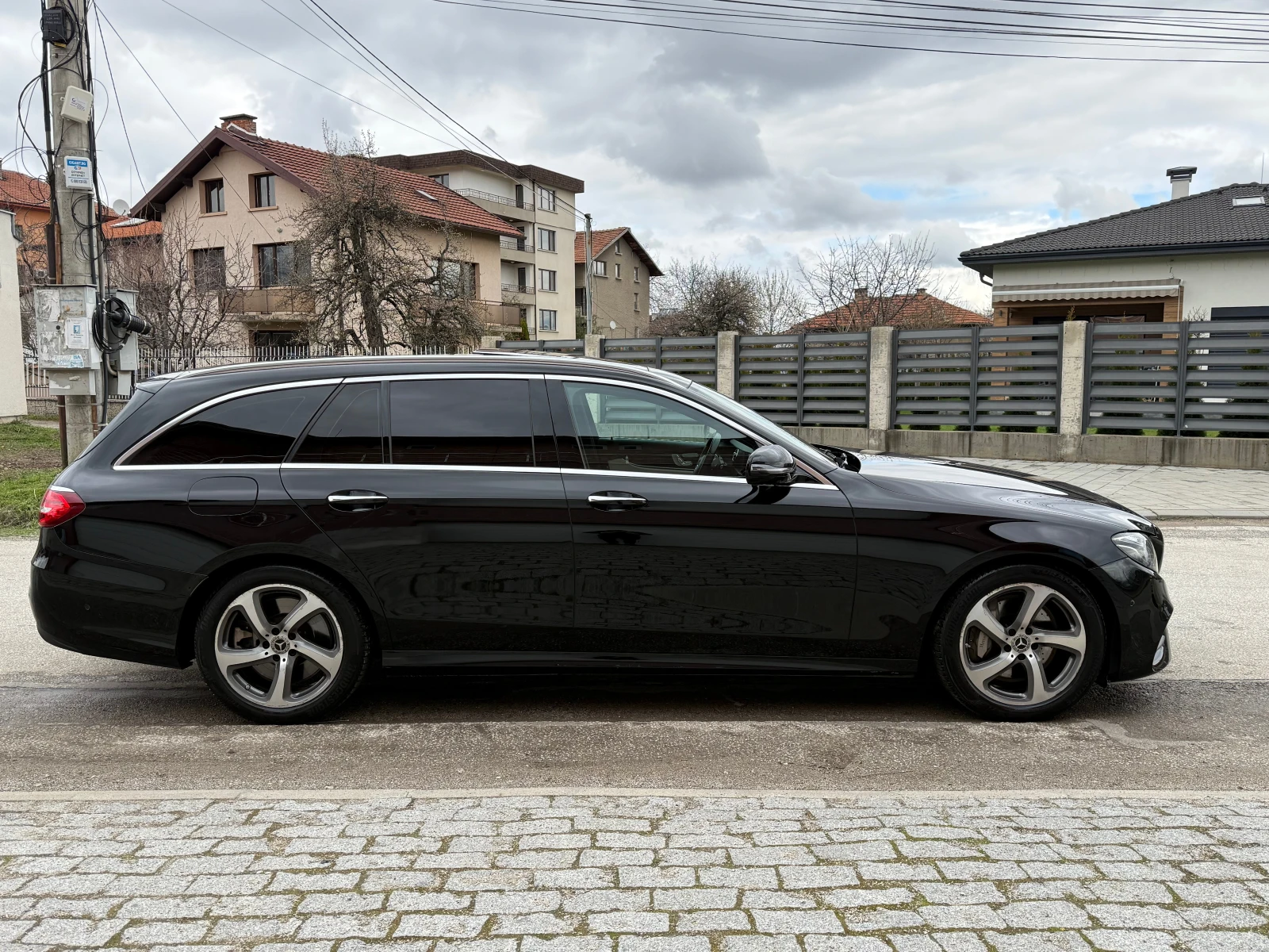 Mercedes-Benz E 400 AMG-PAKET-4X4-ШВЕЙЦАРИЯ-FULL, снимка 4 - Автомобили и джипове - 54079846
