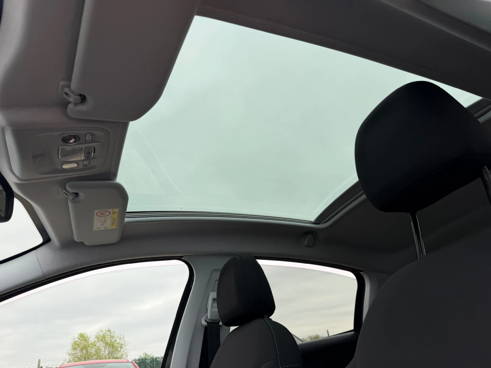 Peugeot 208 1.6d/100hp/CAMERA/PANORAMA/EVRO6/, снимка 9 - Автомобили и джипове - 54197088