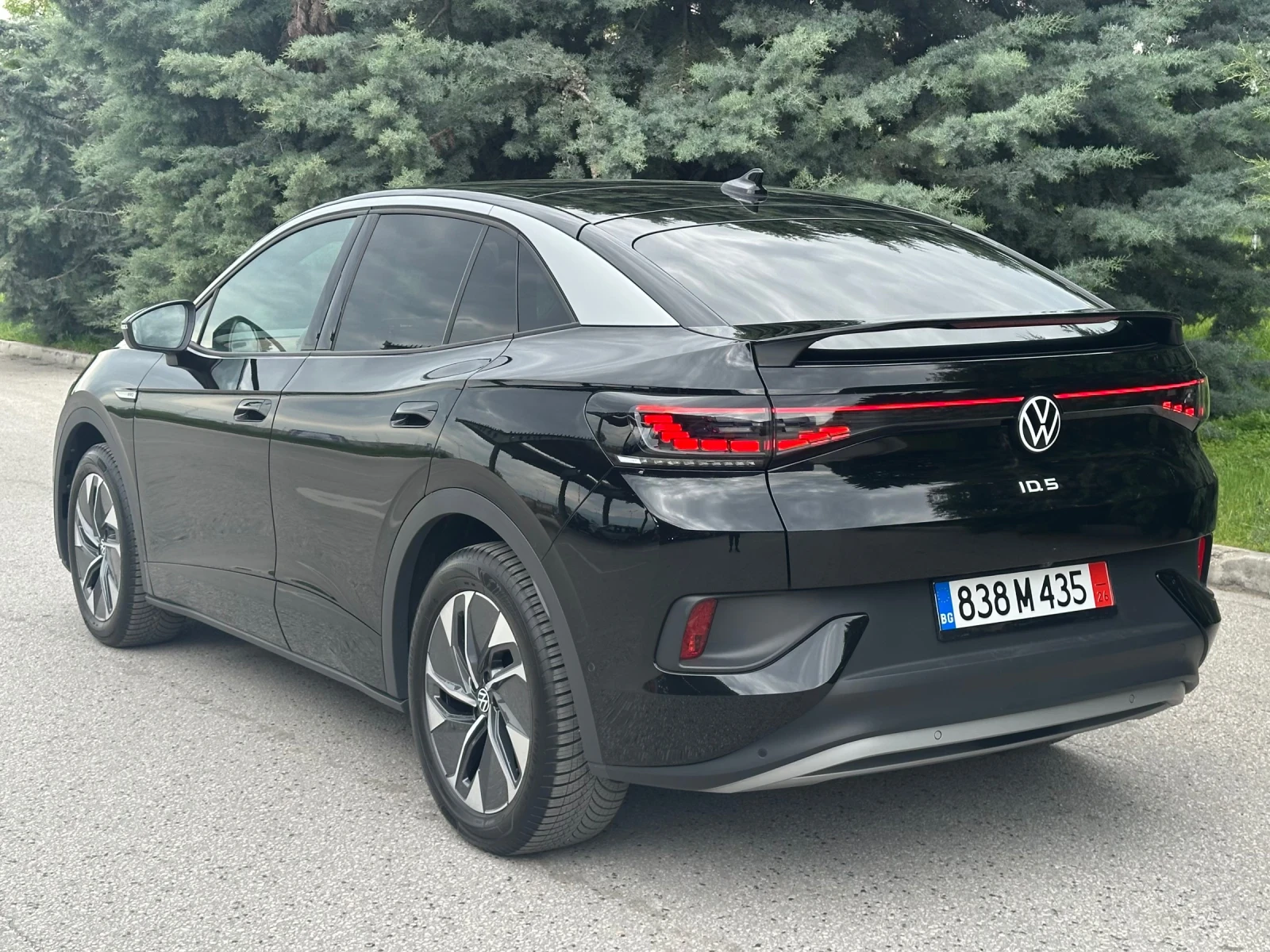 VW ID.5 PRO/MATRIX/PANO/HEAD UP/360Cam/Keyless/Масаж, снимка 7 - Автомобили и джипове - 54458987