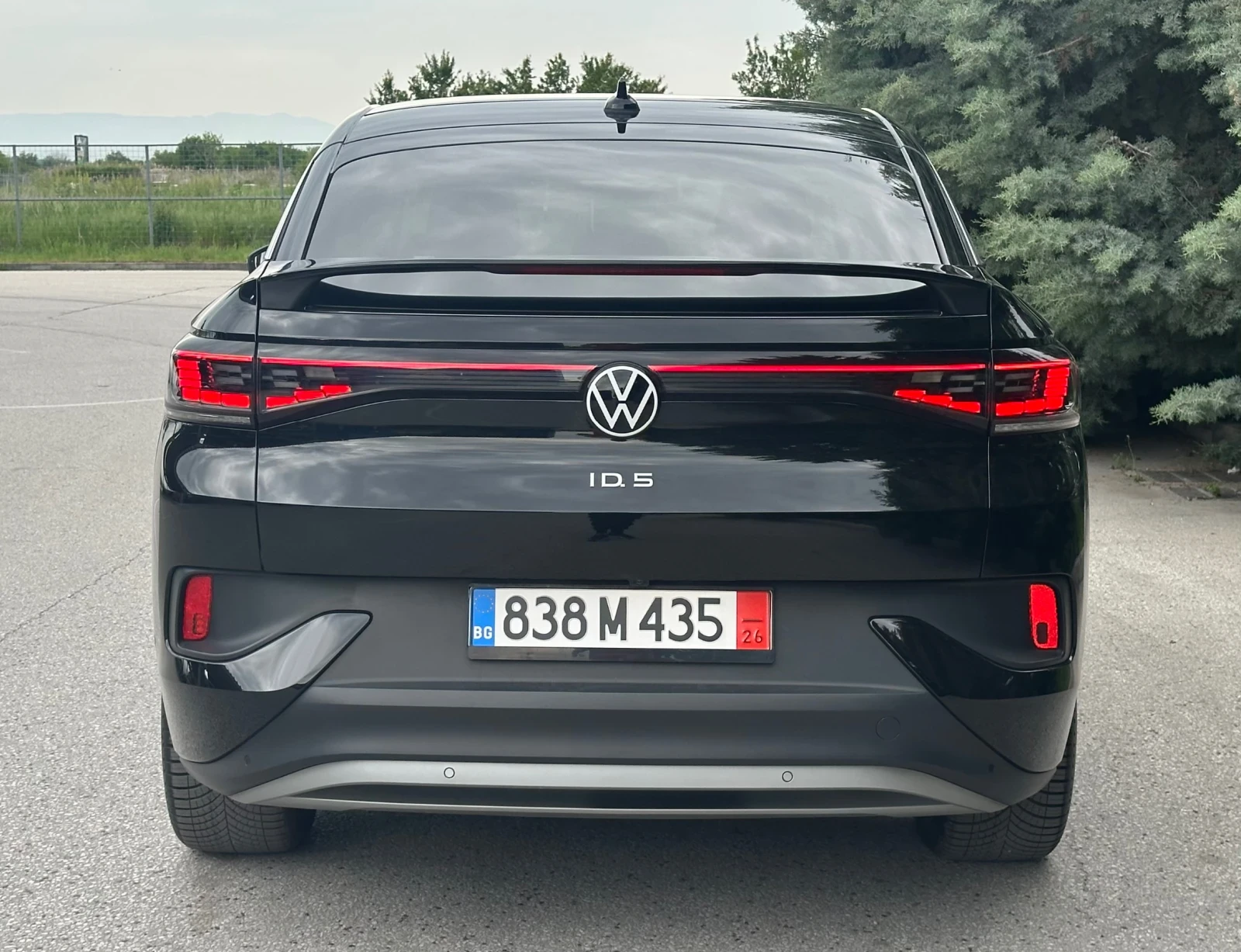 VW ID.5 PRO/MATRIX/PANO/HEAD UP/360Cam/Keyless/Масаж, снимка 5 - Автомобили и джипове - 54458987