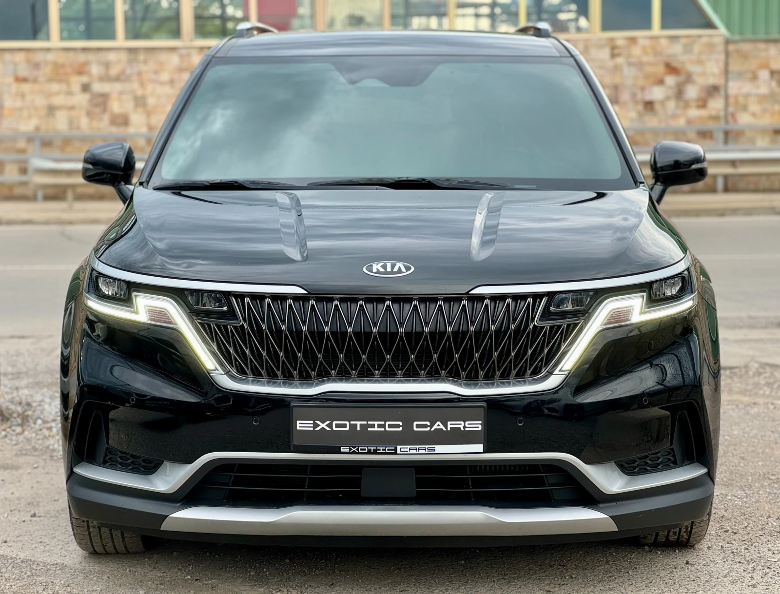 Kia Carnival 2.2 CRDi ! Prestige ! 8+ 1 !, снимка 2 - Автомобили и джипове - 54629149