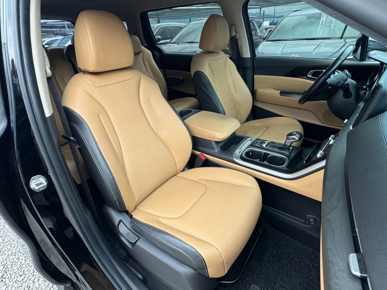 Kia Carnival 2.2 CRDi ! Prestige ! 8+ 1 !, снимка 10 - Автомобили и джипове - 54629149