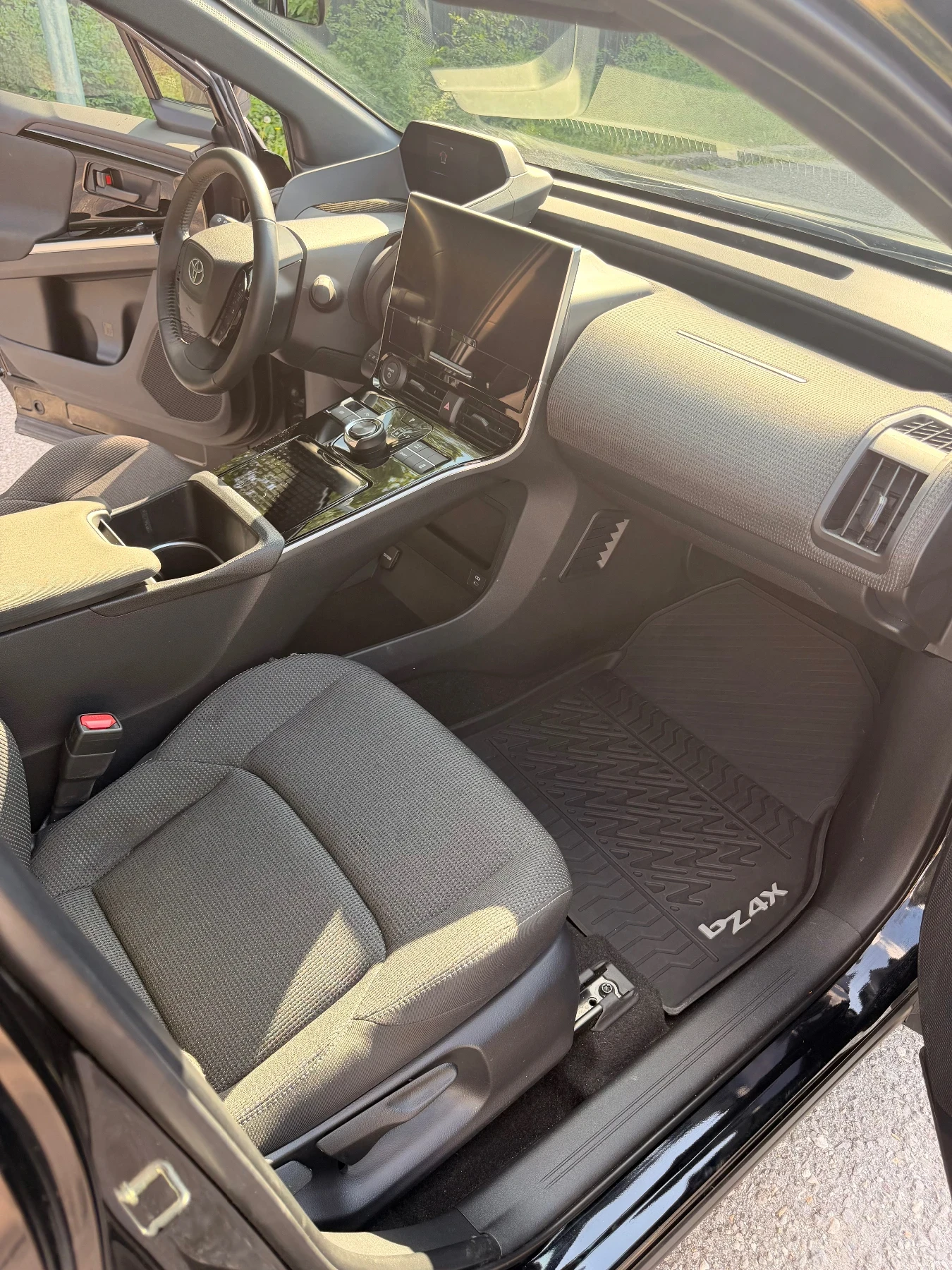 Toyota bZ4X 16к км НОВ ВНОС, снимка 10 - Автомобили и джипове - 55098620