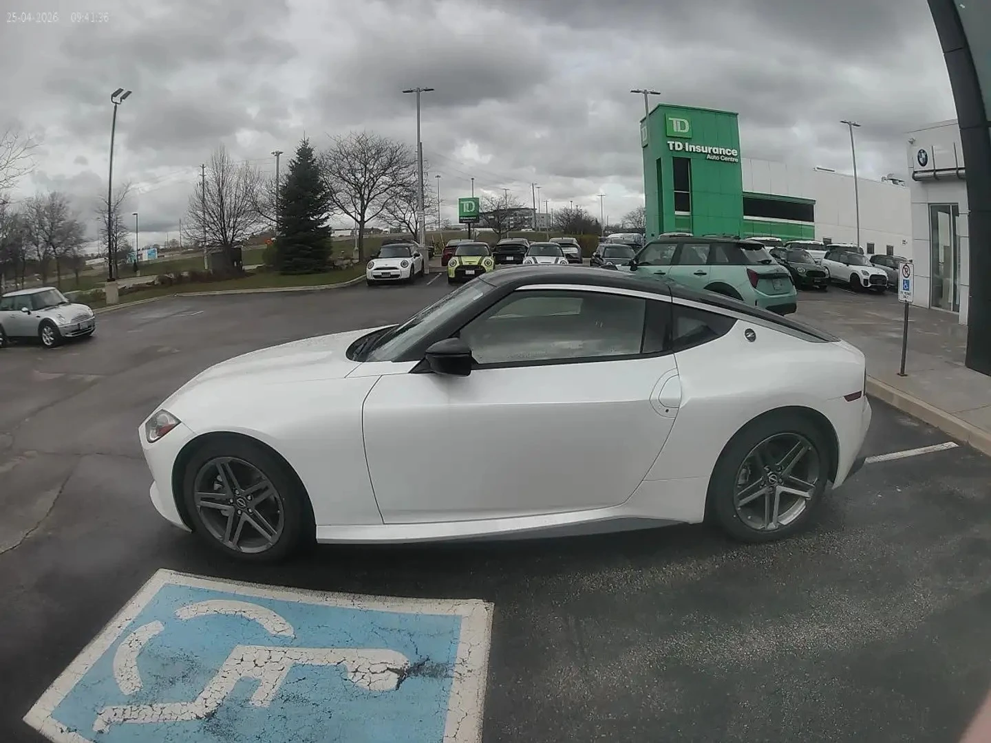 Nissan 370Z Z * AвтоКредит * (ЦЕНА ДО БГ), снимка 3 - Автомобили и джипове - 55139335
