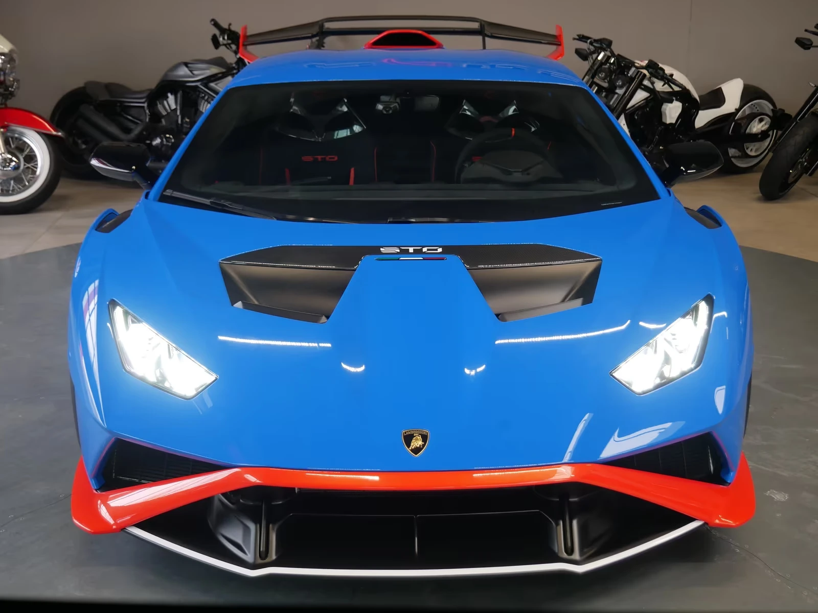 Lamborghini Huracan STO / LIFT / CARBON / CERAMIC / TRIM SPORTIVO / , снимка 2 - Автомобили и джипове - 55446406