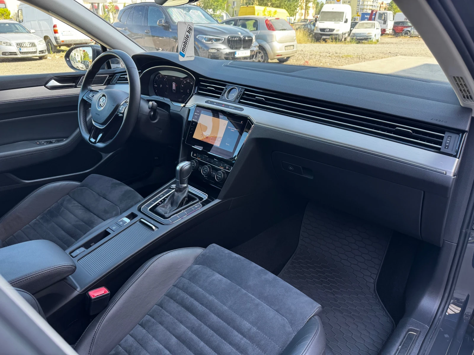 VW Passat 2.0 TDI Highline , снимка 11 - Автомобили и джипове - 55616793