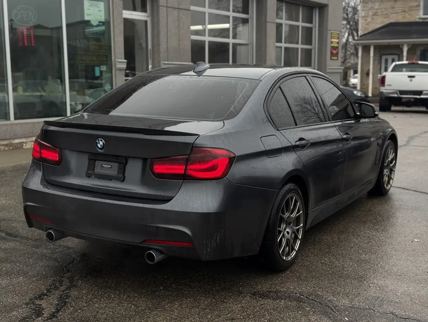 BMW 340 Xi* M-Pack* H/K* Distronic* Carbon* Без инциденти, снимка 3 - Автомобили и джипове - 55622343