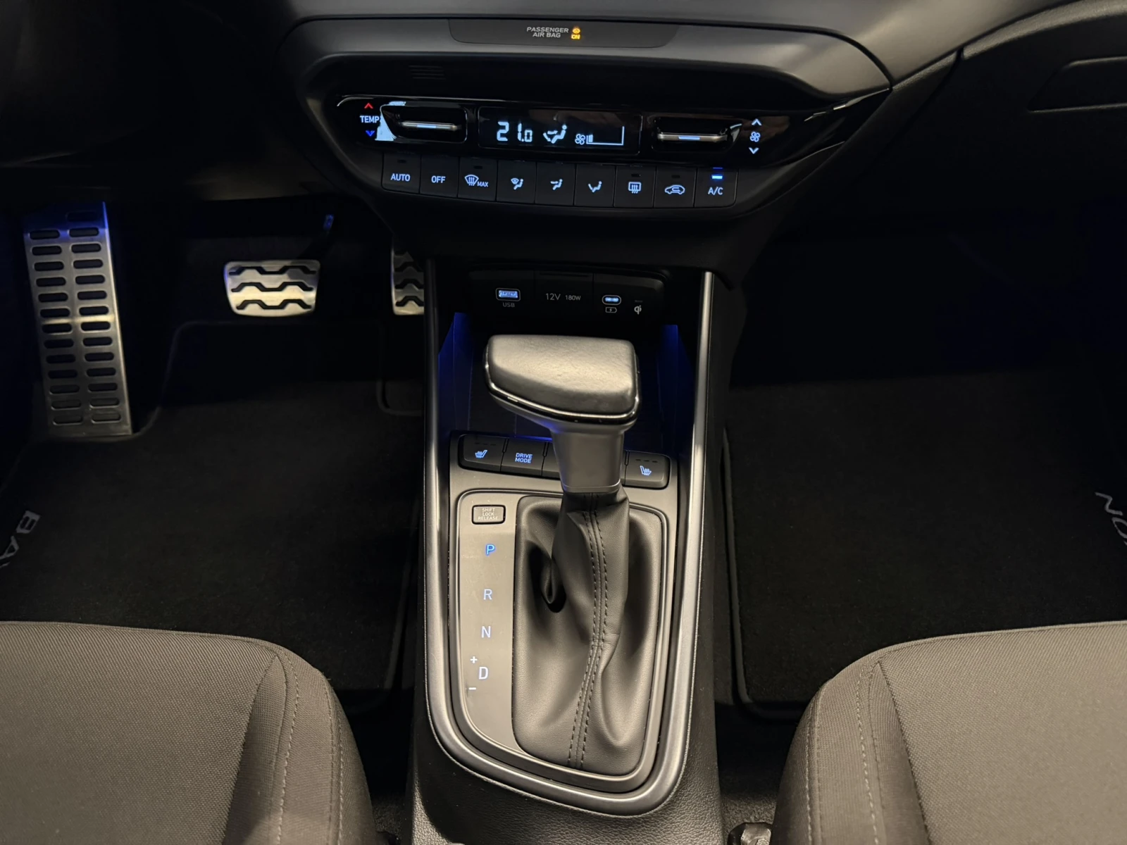Hyundai Bayon EXCLUSIVE, снимка 14 - Автомобили и джипове - 56428891