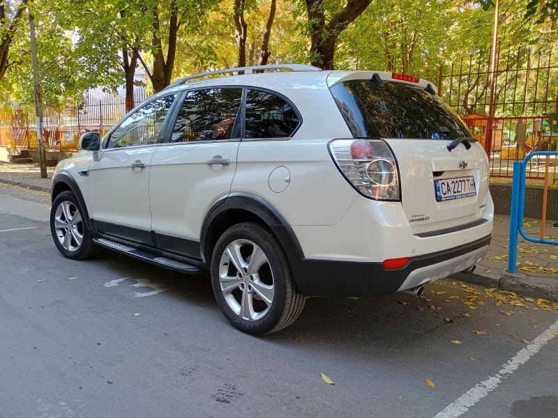 Chevrolet Captiva, снимка 3 - Автомобили и джипове - 47610238