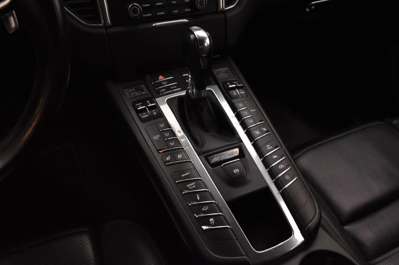 Porsche Macan GTS/360HP/CAM/ACC/MEMORY/KLESS/CARPLAY/BOSE/802f, снимка 13 - Автомобили и джипове - 51836867