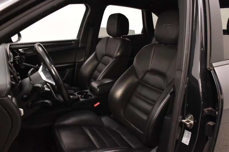 Porsche Macan GTS/360HP/CAM/ACC/MEMORY/KLESS/CARPLAY/BOSE/802f, снимка 9 - Автомобили и джипове - 51836867