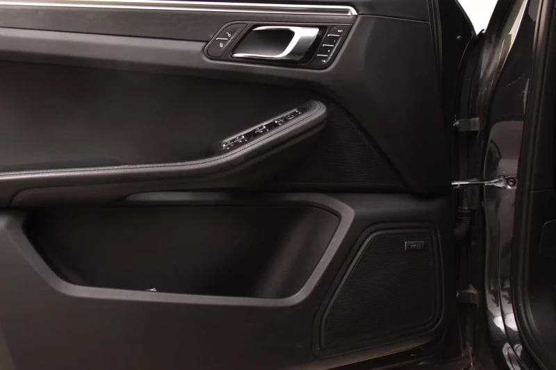 Porsche Macan GTS/360HP/CAM/ACC/MEMORY/KLESS/CARPLAY/BOSE/802f, снимка 14 - Автомобили и джипове - 51836867