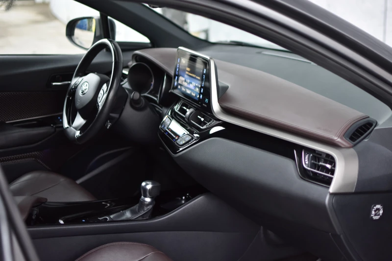 Toyota C-HR 1.8 HYBRID 122 K C, снимка 13 - Автомобили и джипове - 52875205