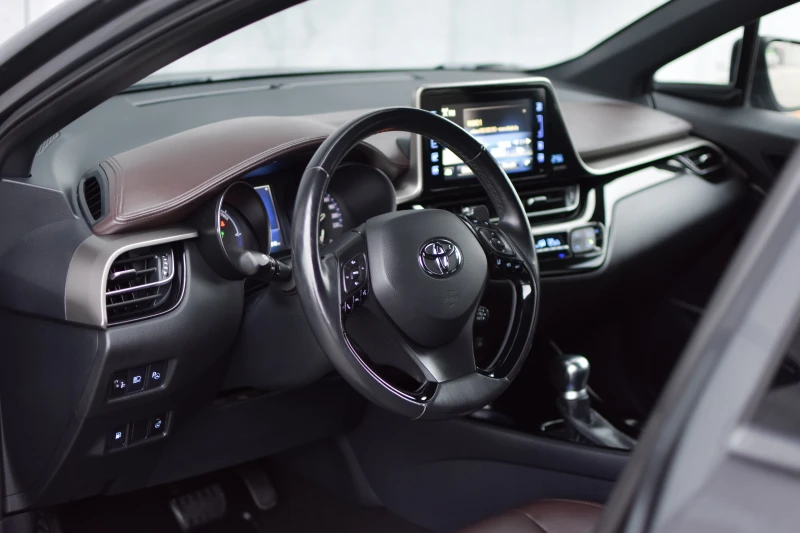 Toyota C-HR 1.8 HYBRID 122 K C, снимка 12 - Автомобили и джипове - 52875205