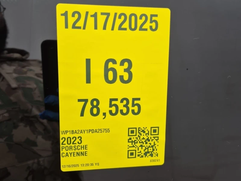 Porsche Cayenne 2023 COUPE AWD * CARFAX * БЕЗ ПЪРВОНАЧАЛНА ВНОСКА, снимка 14 - Автомобили и джипове - 52975942