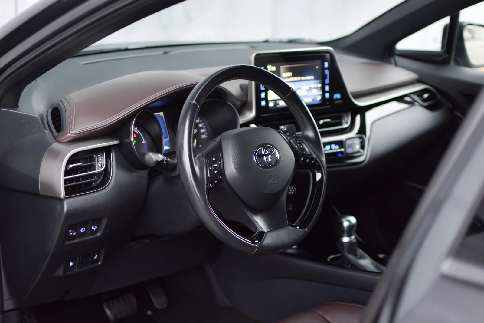 Toyota C-HR 1.8 HYBRID 122 K C | Mobile.bg � ����������� 12