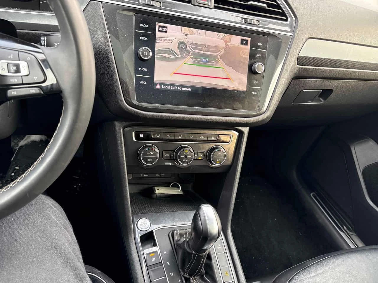 VW Tiguan * Highline * CARFAX * КЛИП НА МОТОРА, снимка 11 - Автомобили и джипове - 53783448