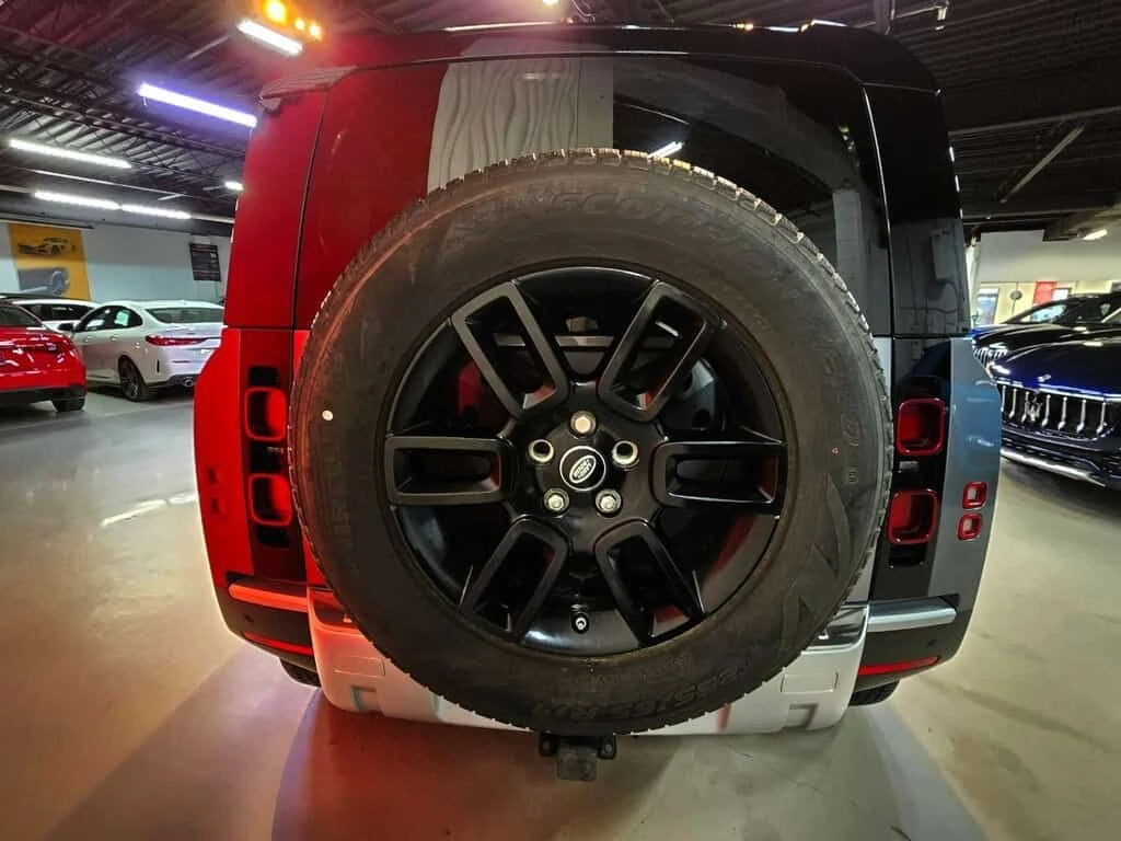 Land Rover Defender 110S/Панорама/Подгрев/Кейлес/Крайна цена до БГ, снимка 4 - Автомобили и джипове - 53825454