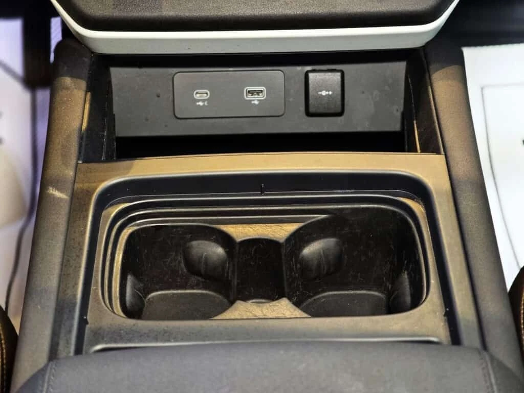 Land Rover Defender 110S/Панорама/Подгрев/Кейлес/Крайна цена до БГ, снимка 14 - Автомобили и джипове - 53825454