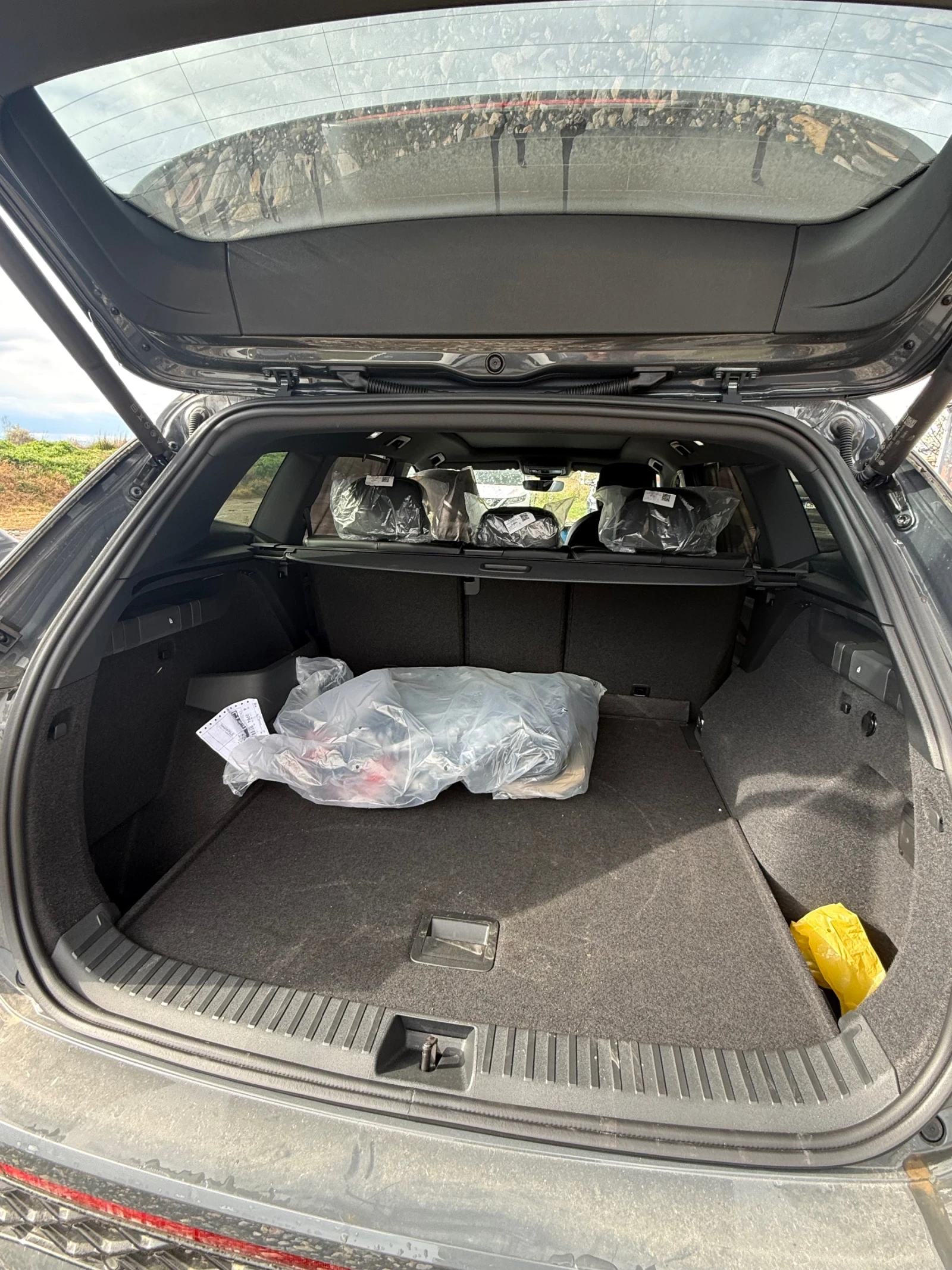 VW Tayron 1.5 eTSI, снимка 5 - Автомобили и джипове - 54189981