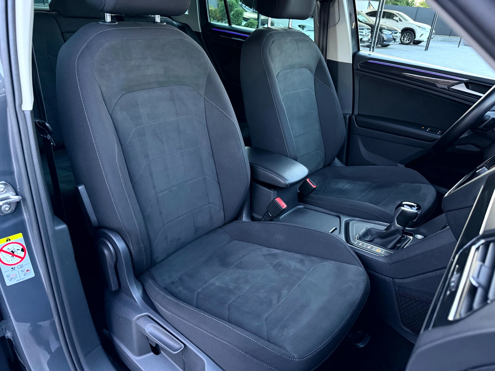 VW Tiguan 2.0TDI 150кс* DISTRONIC* IQ MATRIX* VIRTUAL* ПОДГР, снимка 13 - Автомобили и джипове - 54389258