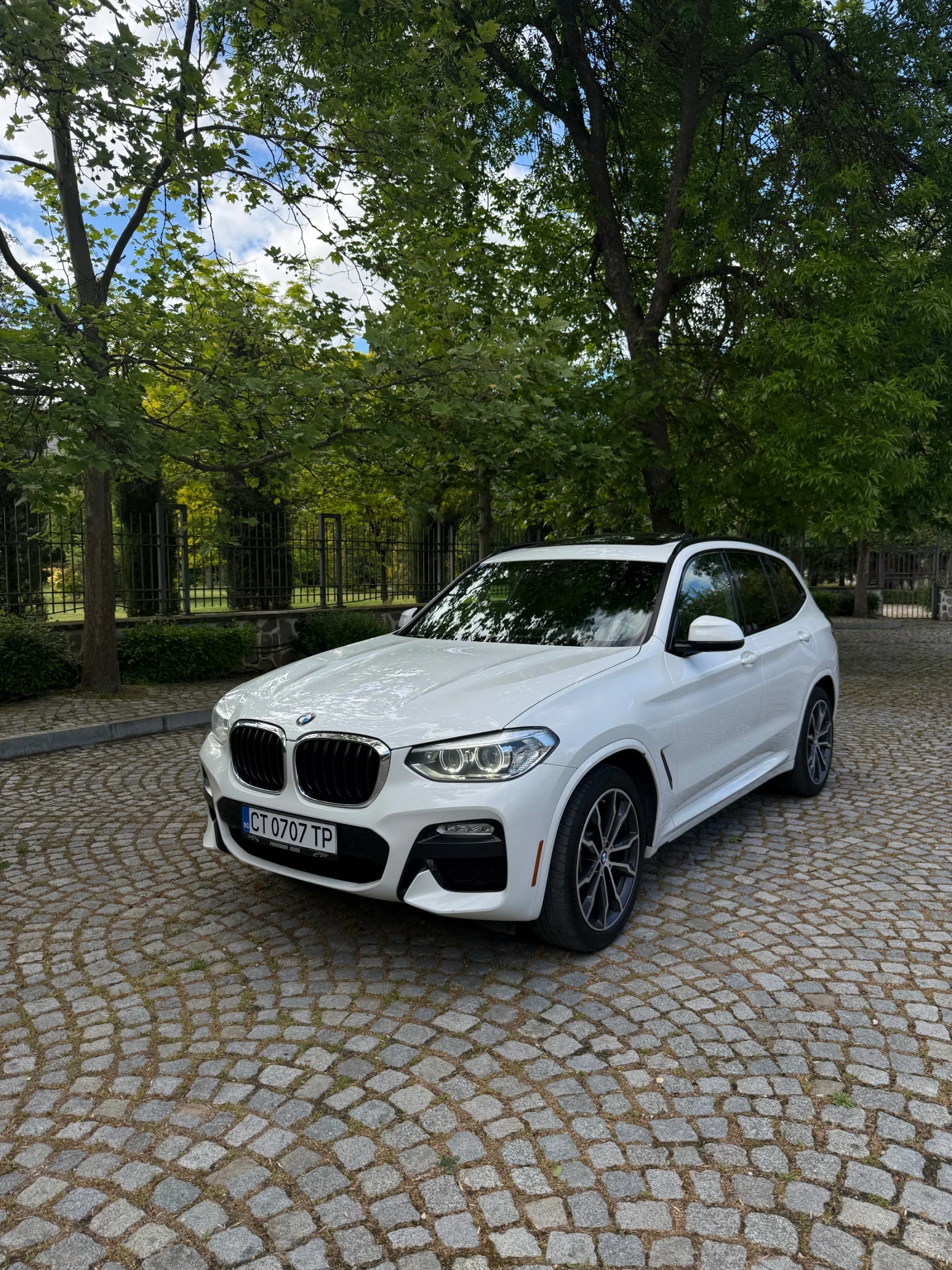 BMW X3  xDrive, M-Pack, Keyless, Panorama, Distronic, снимка 2 - Автомобили и джипове - 54769149