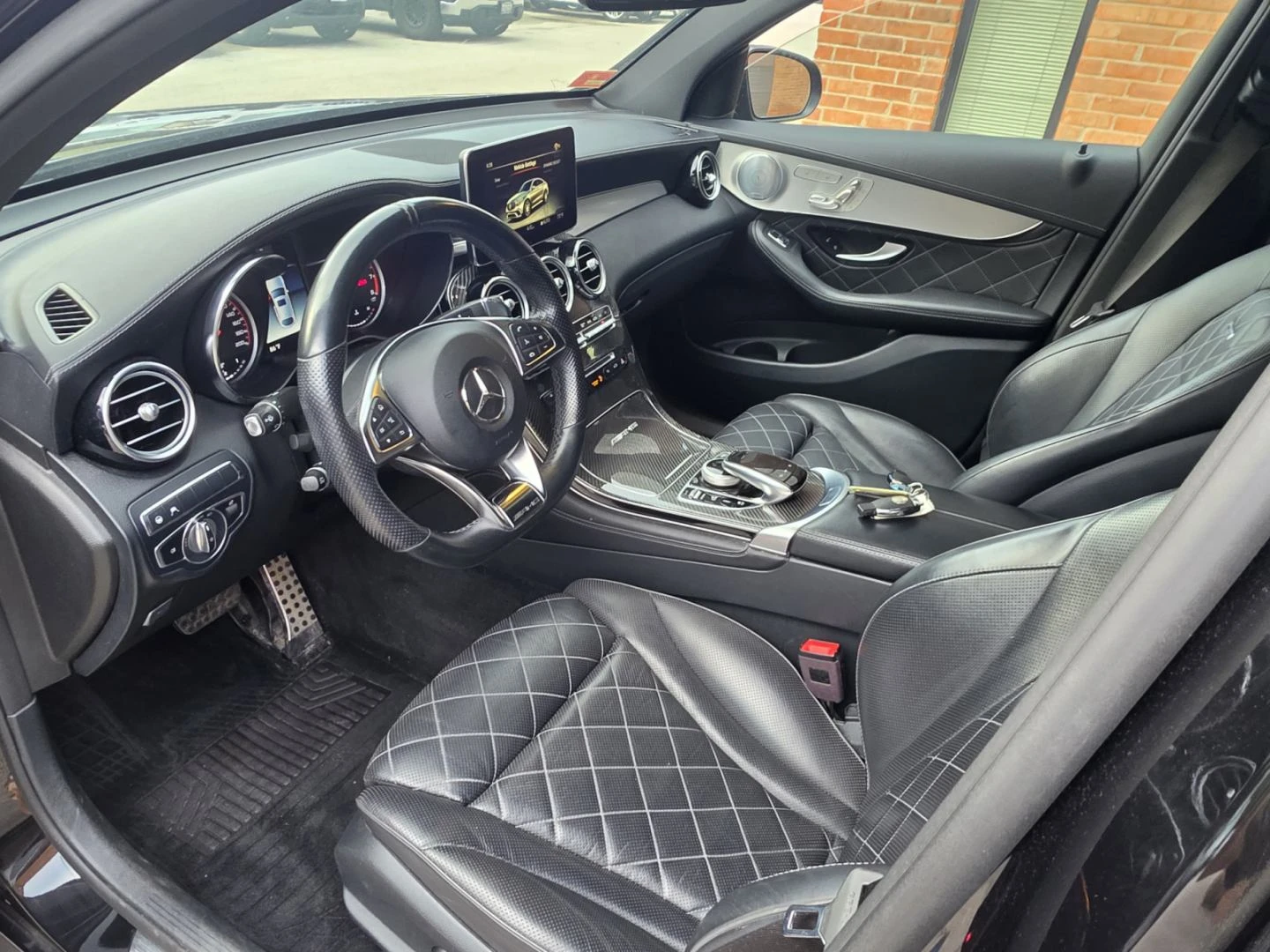Mercedes-Benz GLC 63 AMG GLC 63 S* COUPE* DESIGNO * DISTRONIC , снимка 10 - Автомобили и джипове - 55175545