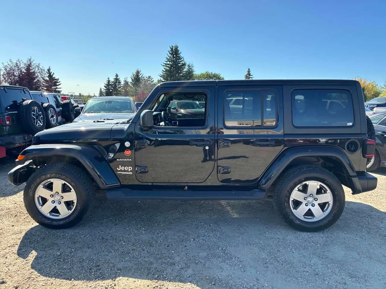 Jeep Wrangler * Sahara* АВТОКРЕДИТ БЕЗ ПЪРВОНАЧАЛНА ВНОСКА* , снимка 2 - Автомобили и джипове - 56238661