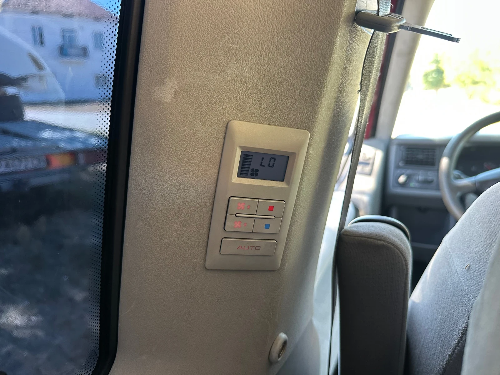 VW Multivan 2.5 TDI 109 kc  | Mobile.bg   17