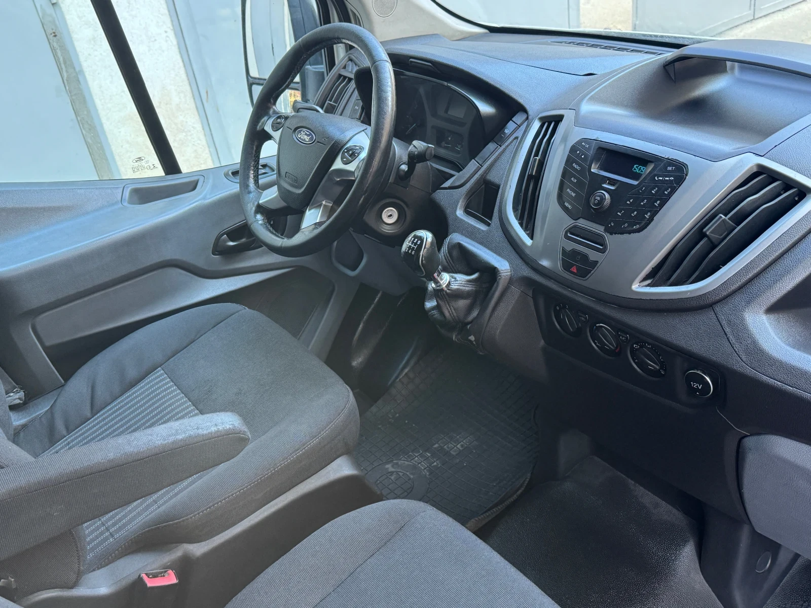 Ford Transit 2.0 TDCI* Климатик* ТОП състояние!, снимка 12 - Бусове и автобуси - 53749659