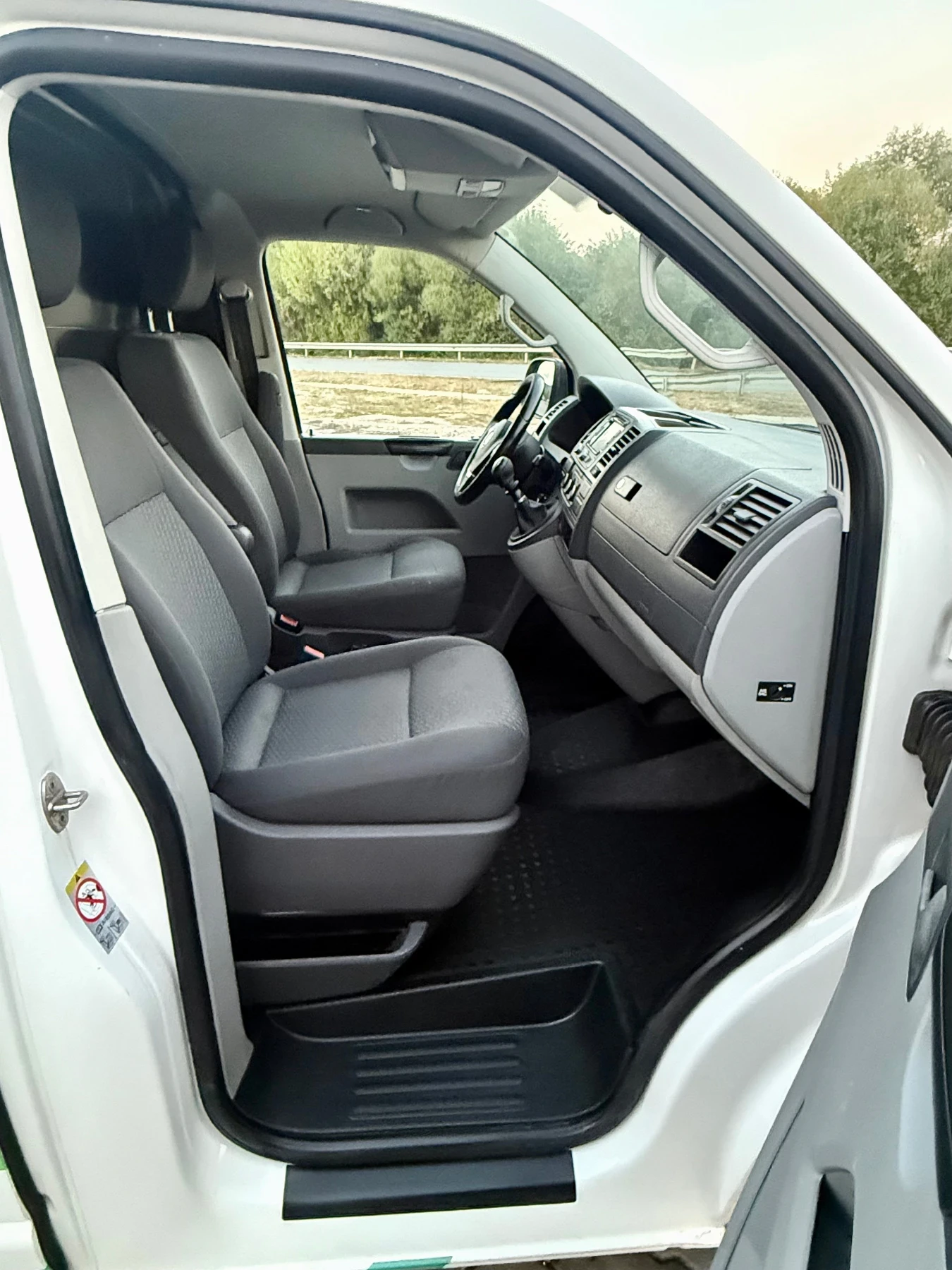 VW Transporter ТОП* Поръчков* 2.0дизел* 115коня, снимка 8 - Бусове и автобуси - 56090403