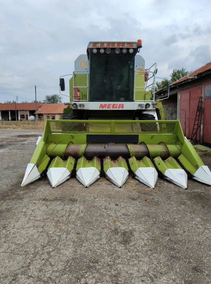 Комбайн Claas Mega 208, снимка 1 - Селскостопанска техника - 47760253