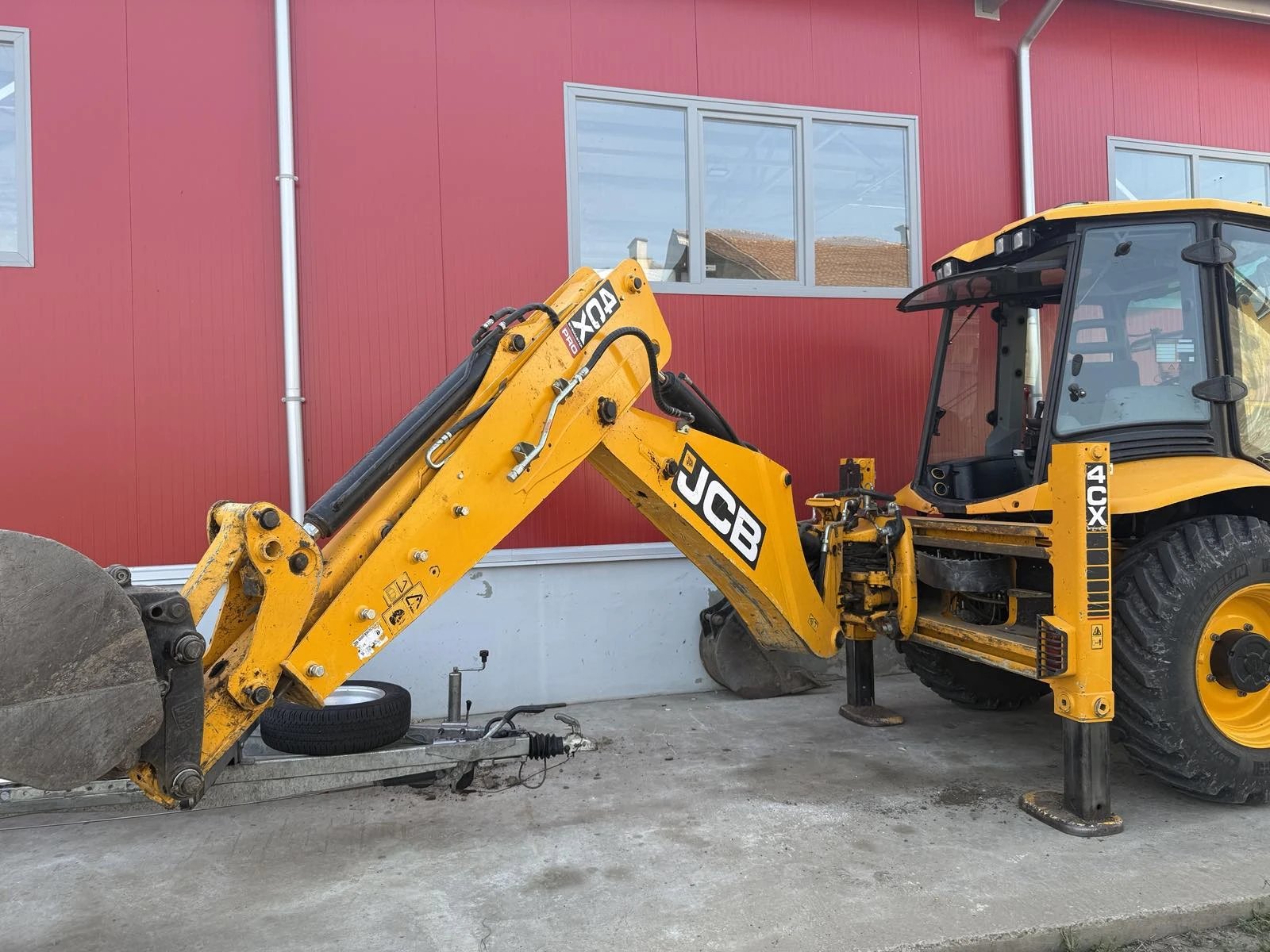 Багер JCB 4CX Pro - изображение 3