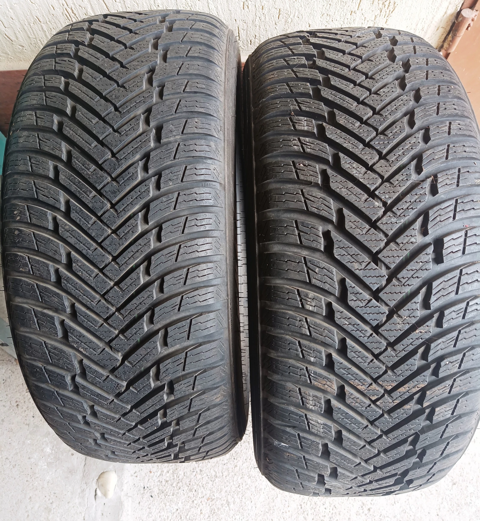 Гуми Зимни 225/50R17