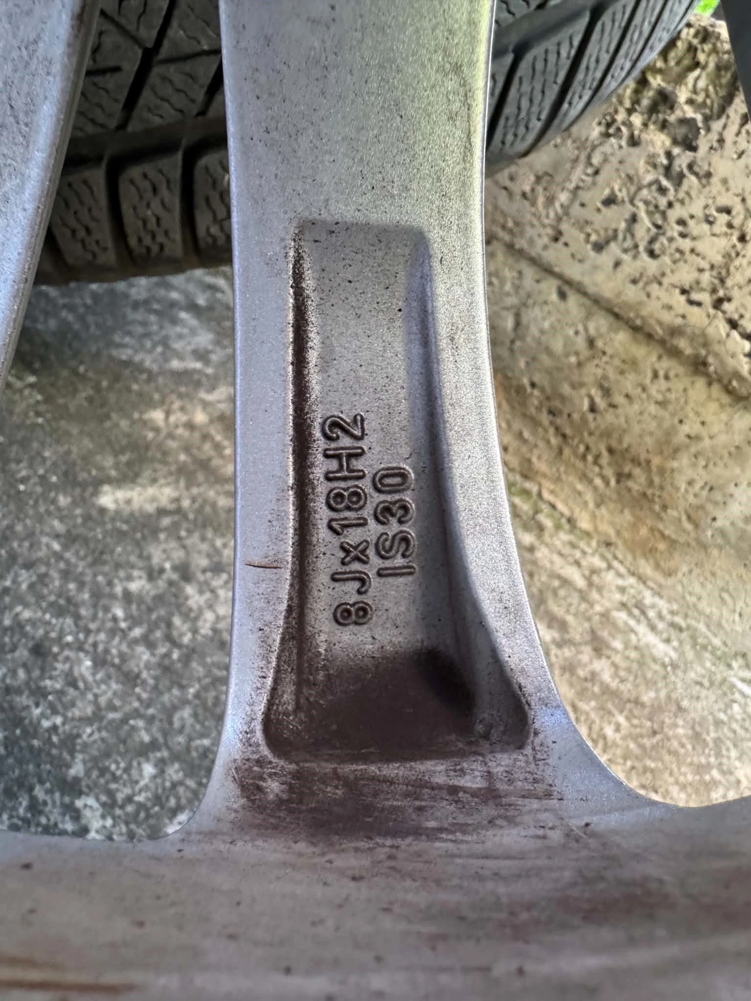 Гуми с джанти Pirelli 245/45R18, снимка 5 - Гуми и джанти - 56171123