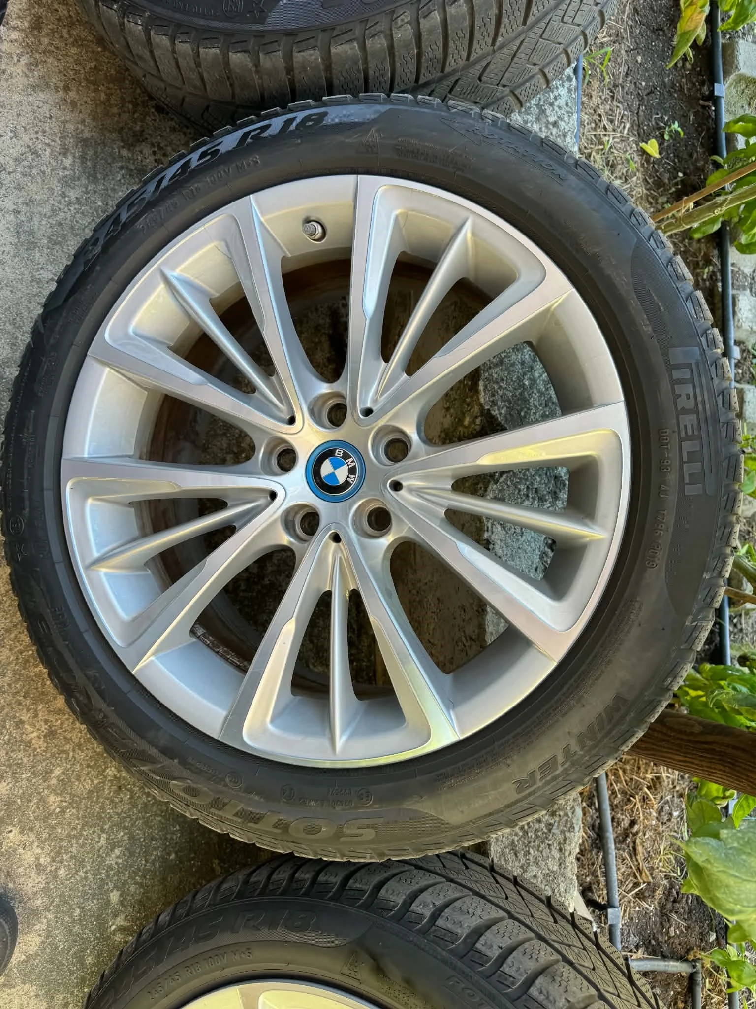 Гуми с джанти Pirelli 245/45R18, снимка 4 - Гуми и джанти - 56171123