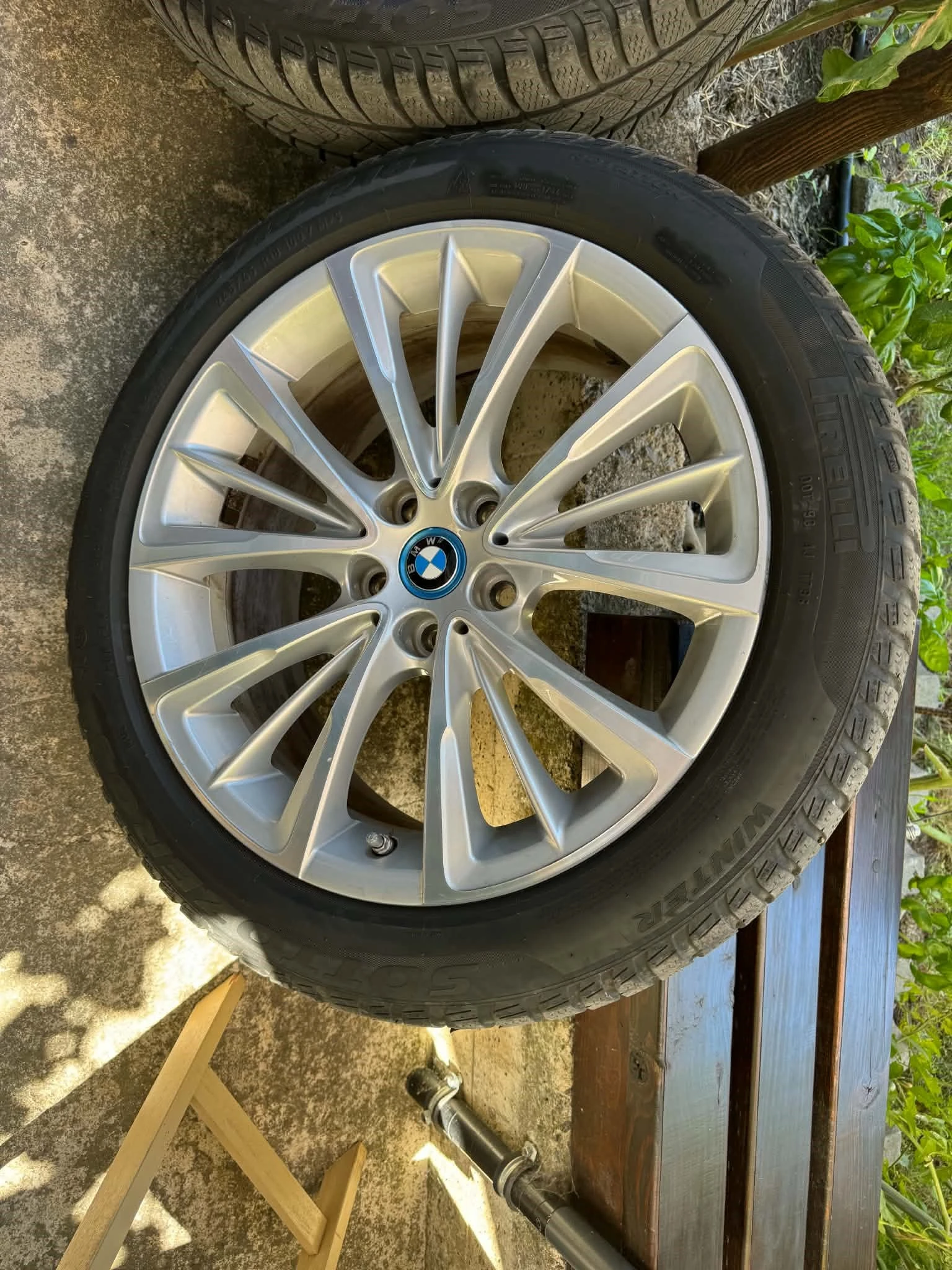 Гуми с джанти Pirelli 245/45R18, снимка 3 - Гуми и джанти - 56171123