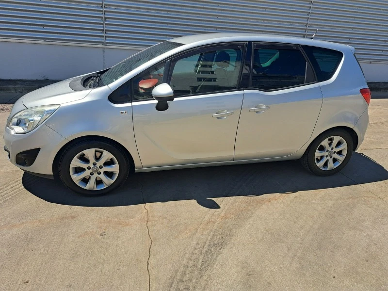 Opel Meriva 1.4T, снимка 3 - Автомобили и джипове - 46750594