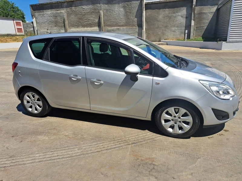 Opel Meriva 1.4T, снимка 6 - Автомобили и джипове - 46750594